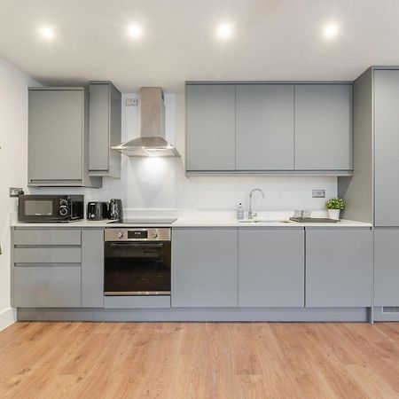 The Perfect Stay London, Home With 2 Bedrooms 1 Bath - Battersea, Vauxhall And Nine Elms Екстериор снимка